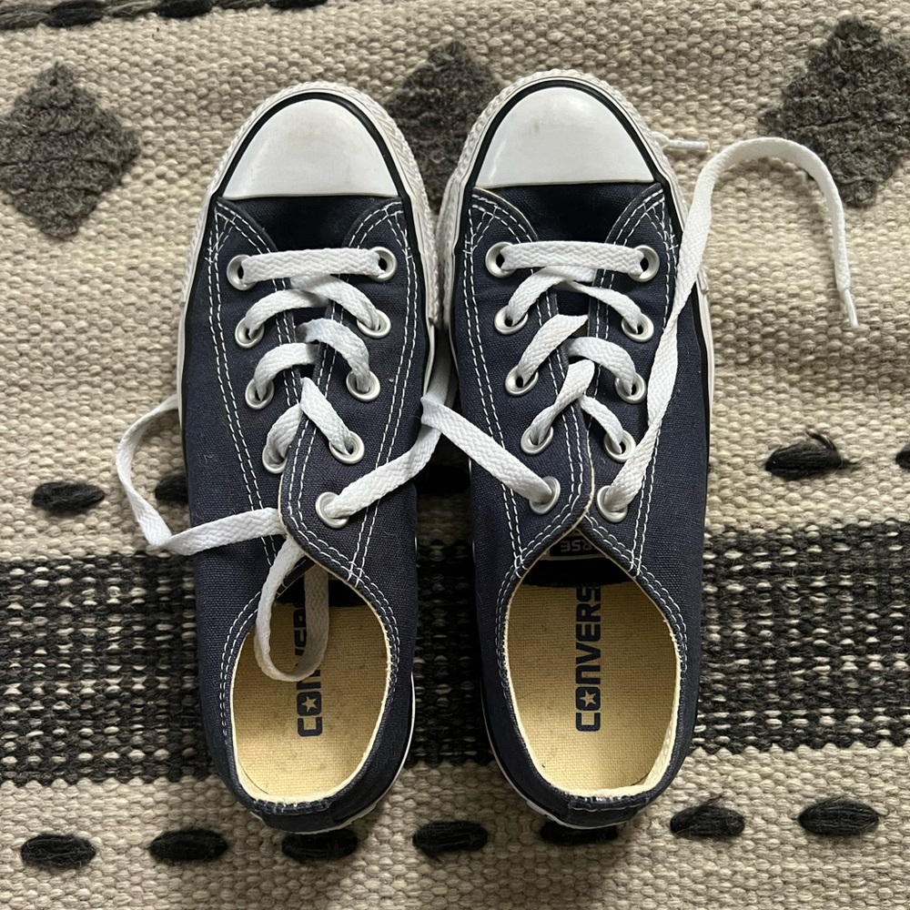 CONVERSE size 4 women’s shoes